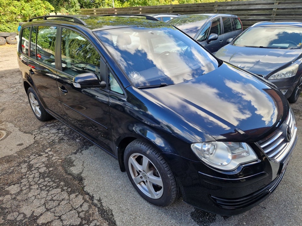 VW Touran 2,0 TDi 140 Trendline 7prs 5d