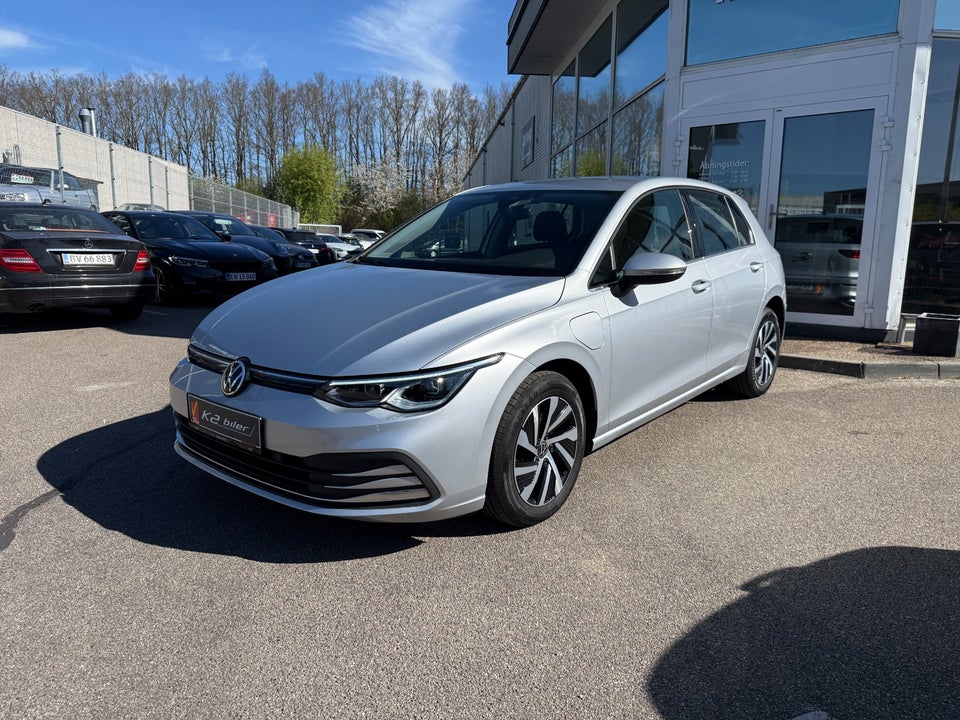 VW Golf VIII 1,4 eHybrid DSG 5d