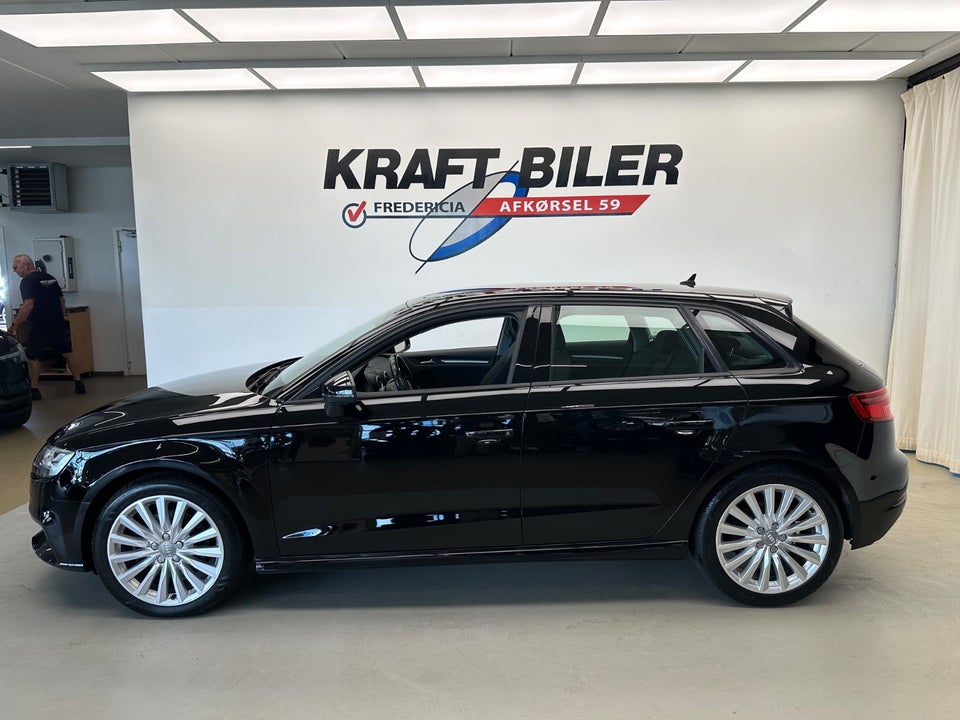 Audi A3 1,4 e-tron Sportback S-tr. 5d
