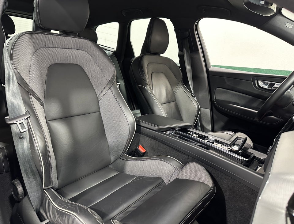 Volvo XC60 2,0 B4 197 R-Design aut. 5d