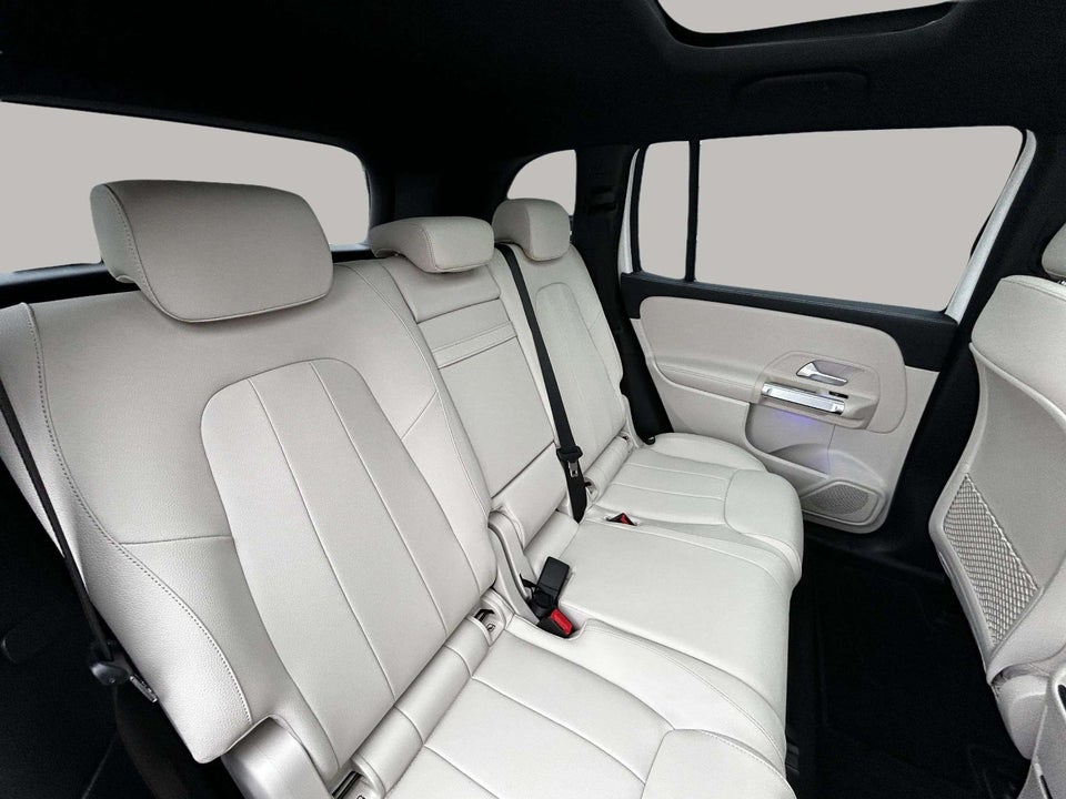 Mercedes EQB300 Progressive 4Matic 5d