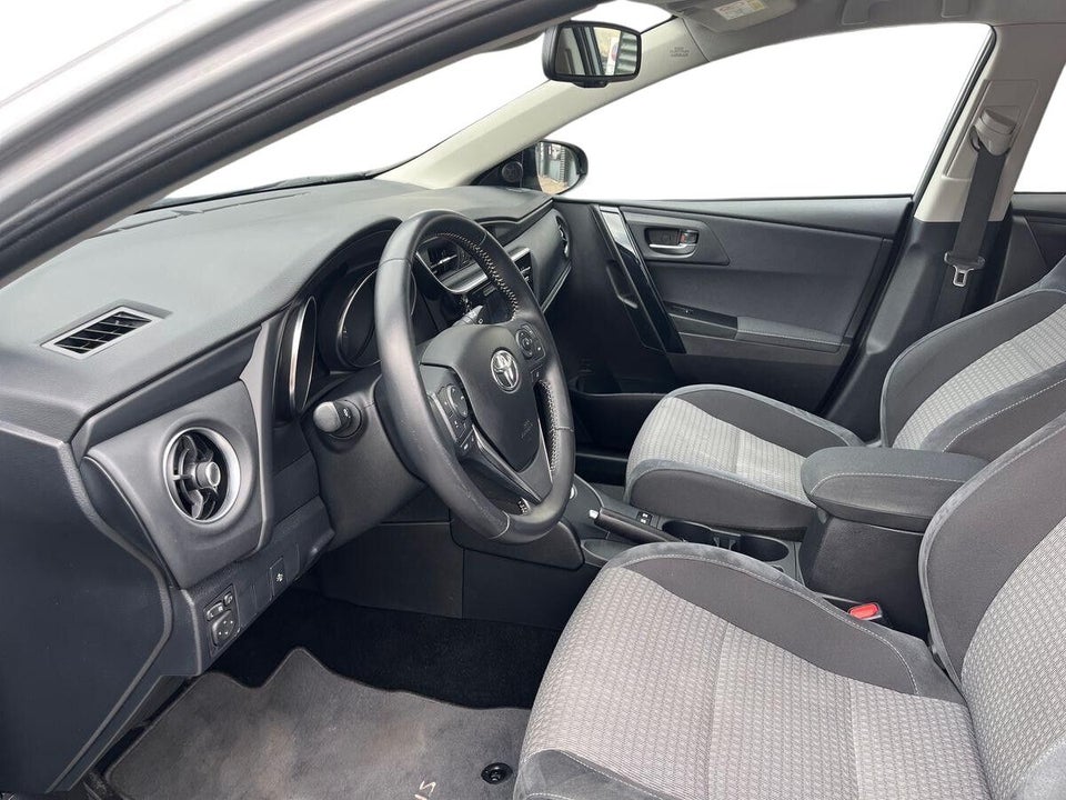 Toyota Auris 1,8 Hybrid H2 Style Touring Sports CVT 5d