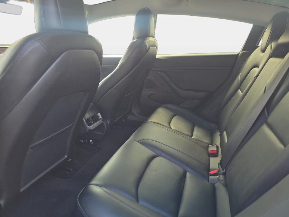 Tesla Model 3 Long Range RWD 4d