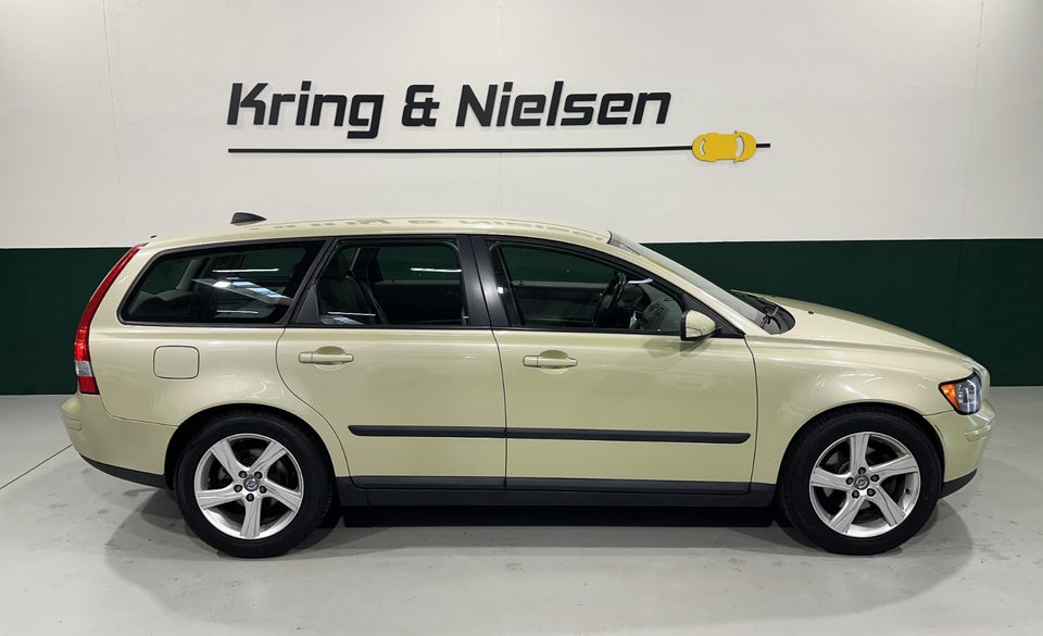 Volvo V50 2,4i aut. 5d