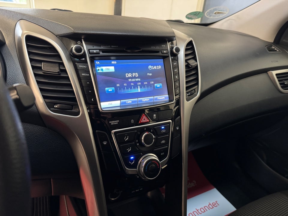 Hyundai i30 1,6 CRDi 110 Active CW 5d