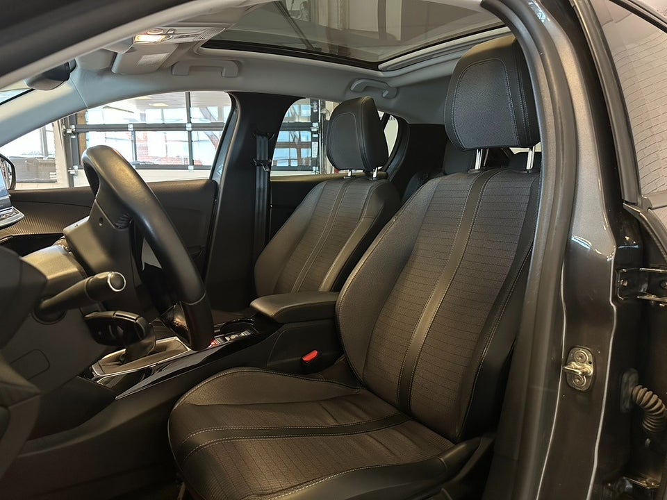 Peugeot 208 1,5 BlueHDi 100 Allure Sky 5d