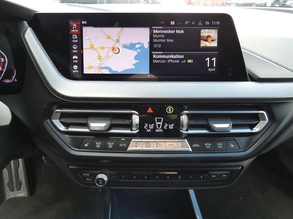 BMW M135i 2,0 Connected xDrive aut. Van 5d