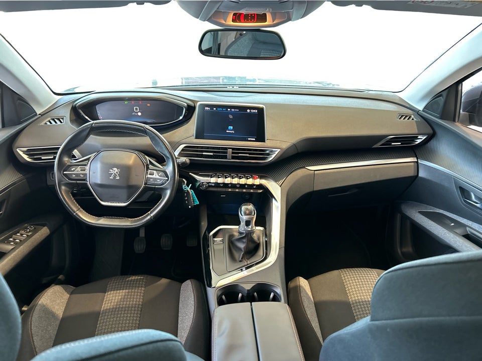 Peugeot 5008 1,2 e-THP 130 Active 7prs 5d