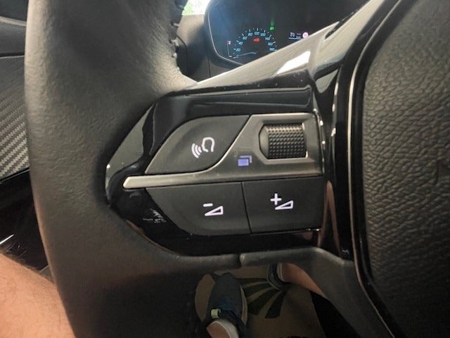 Peugeot e-208 50 Style 5d