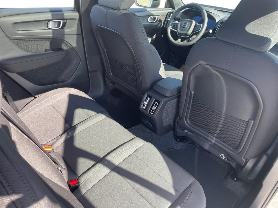 Volvo EX40 Extended Range Black Edition 5d