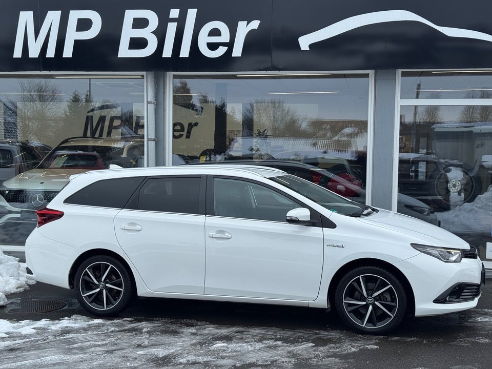 Toyota Auris 1,8 Hybrid H2 Comfort Touring Sports CVT 5d