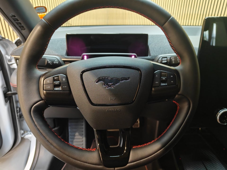 Ford Mustang Mach-E 70 Standard Range AWD 5d