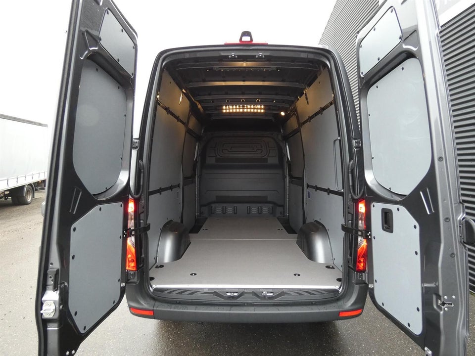 Mercedes Sprinter 317 2,0 CDi A2 Kassevogn PRO aut. RWD