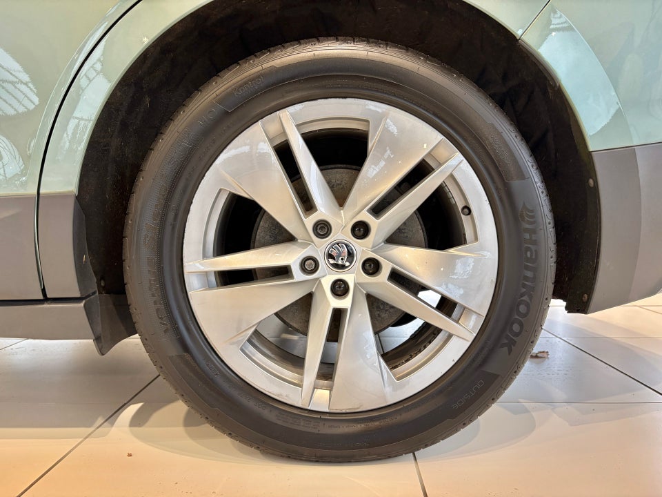 Skoda Enyaq 80 iV Loft 5d