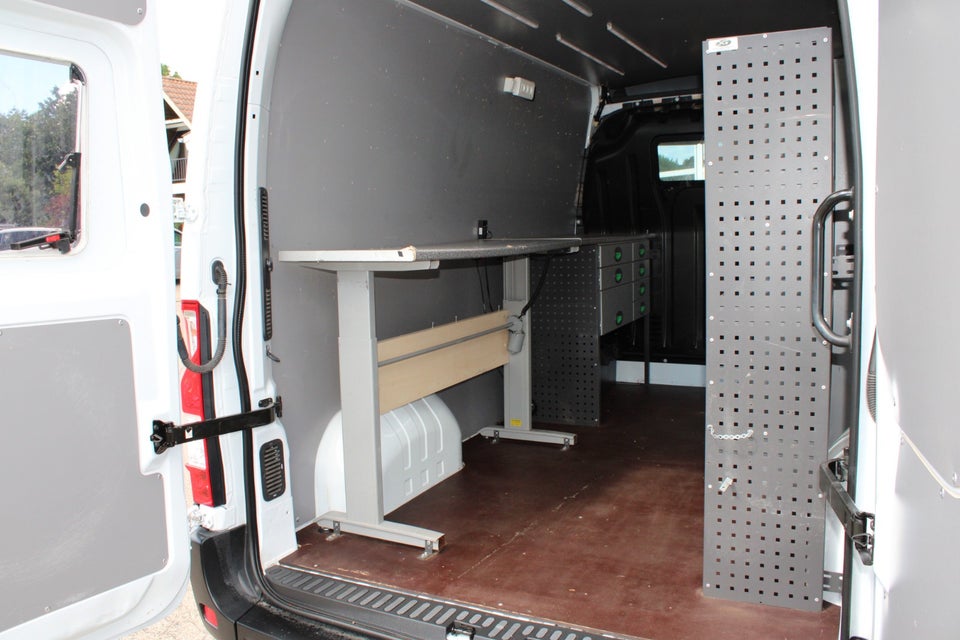 Nissan NV400 2,3 dCi 150 L2H2 Kassevogn