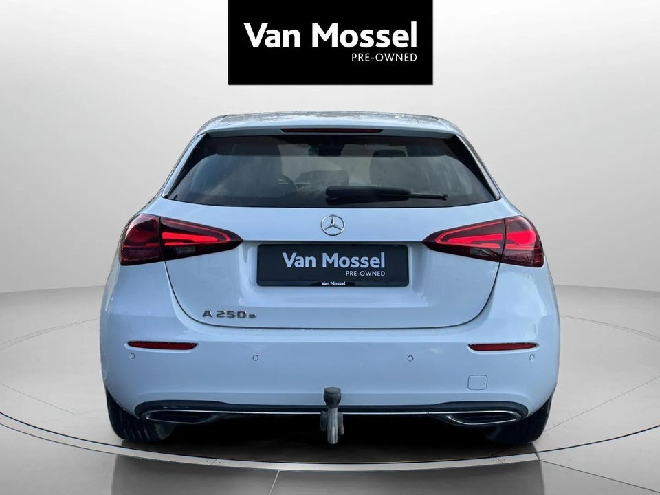 Mercedes A250 e 1,3 Progressive Line aut. 4d