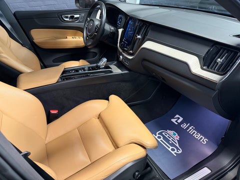 Volvo XC60 2020 — miniature 9