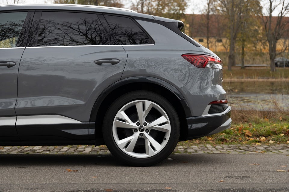 Audi Q4 e-tron 35 S-line 5d
