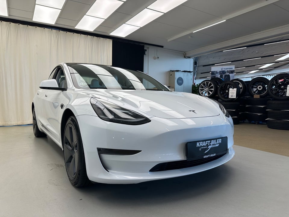 Tesla Model 3 Long Range AWD 4d