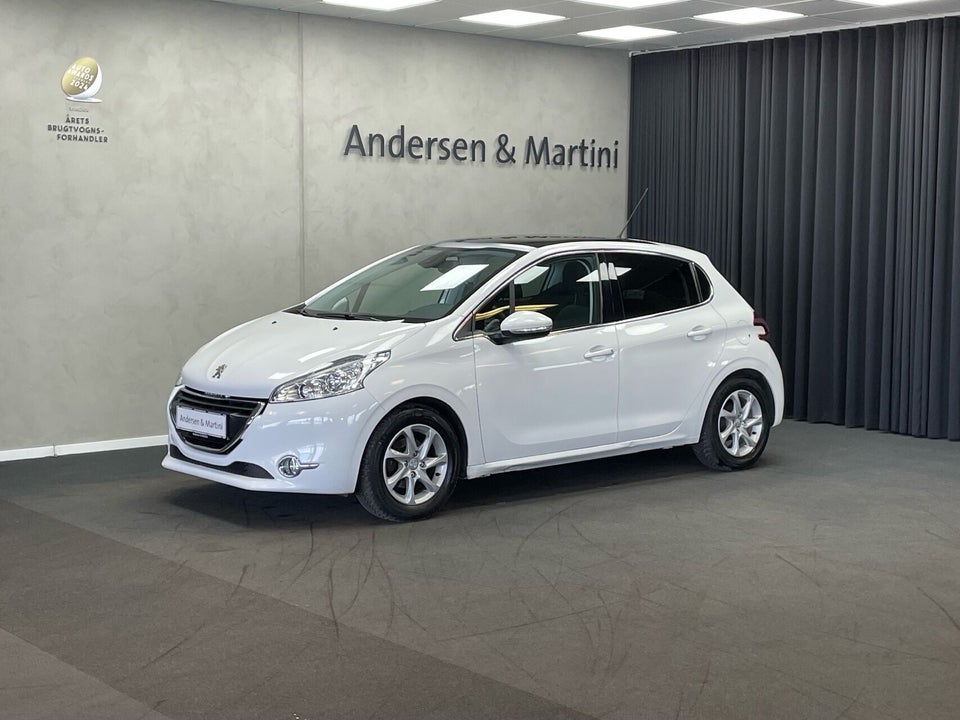Peugeot 208 1,2 VTi Allure Sky 5d