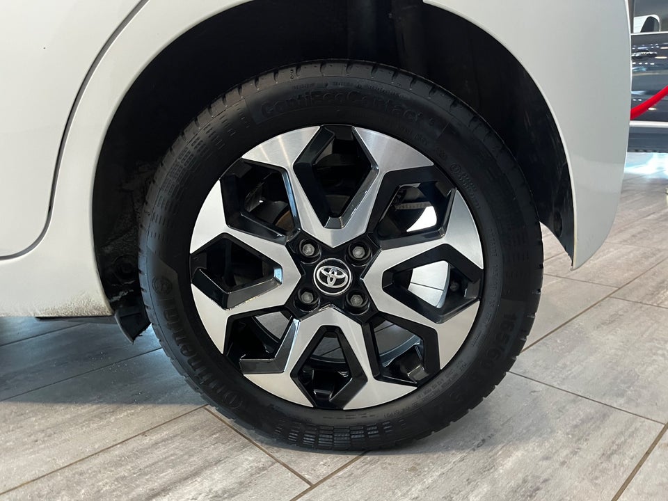 Toyota Aygo 1,0 VVT-i x-press x-shift 5d