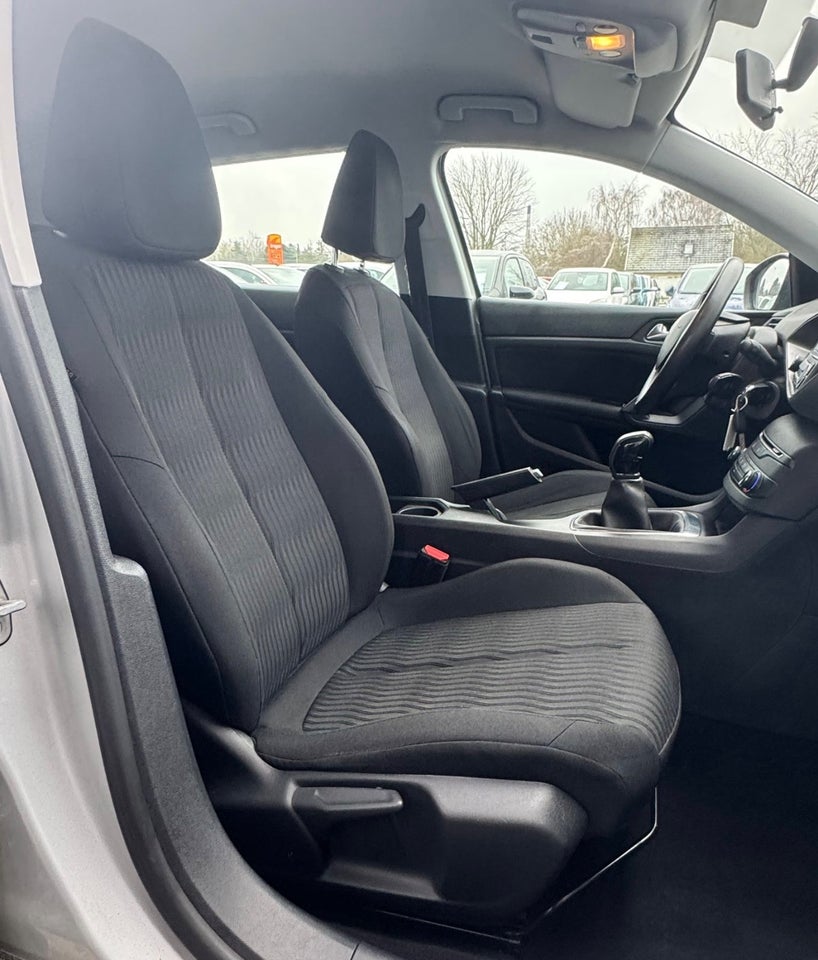 Peugeot 308 1,2 VTi 82 Active 5d