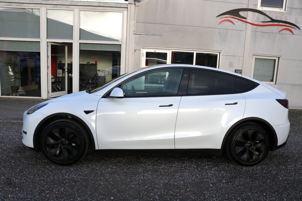 Tesla Model Y Long Range AWD 5d