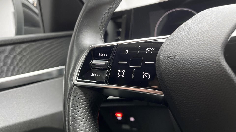 Renault Megane E-Tech 40 Equilibre 5d