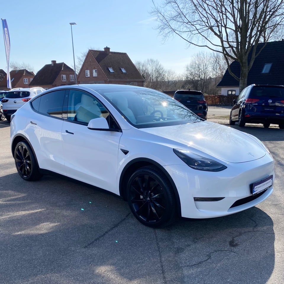 Tesla Model Y Long Range AWD 5d