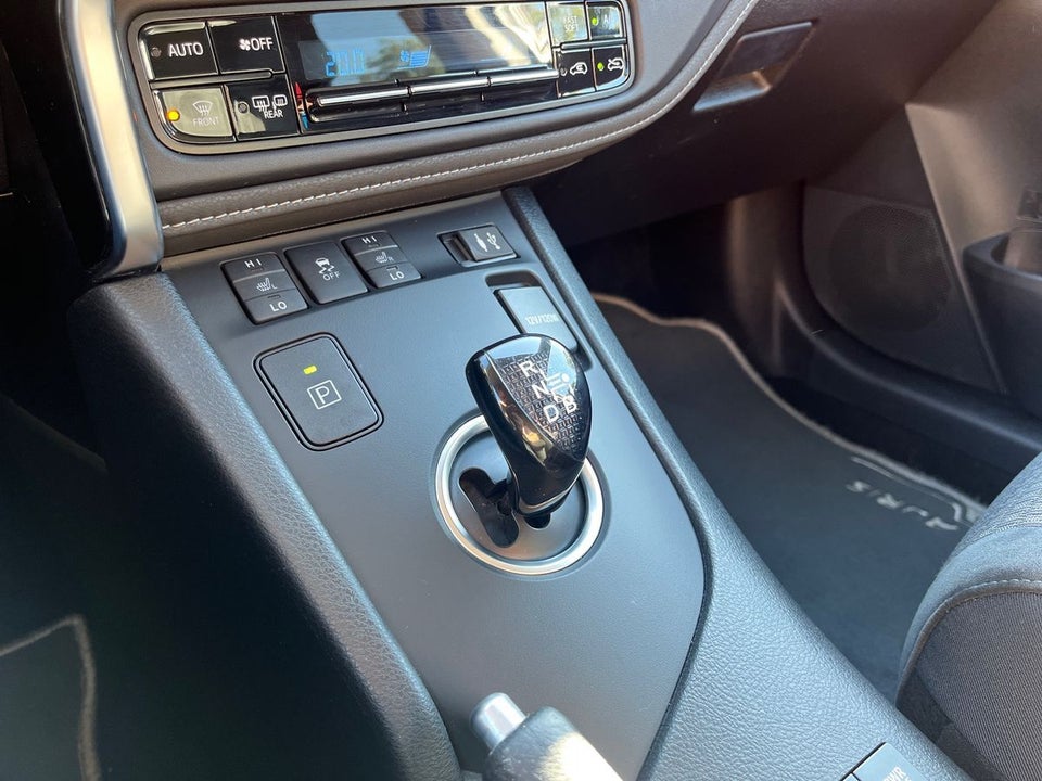 Toyota Auris 1,8 Hybrid H2 Style Touring Sports CVT 5d