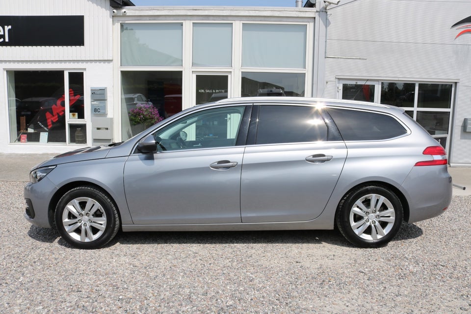 Peugeot 308 1,2 e-THP 130 Selection Sky SW 5d