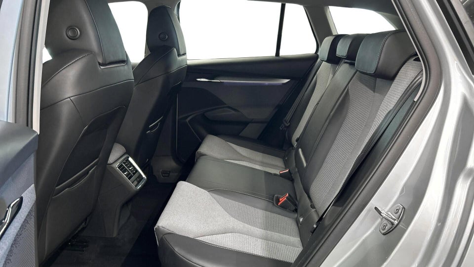 Skoda Enyaq 80 iV Loft 5d
