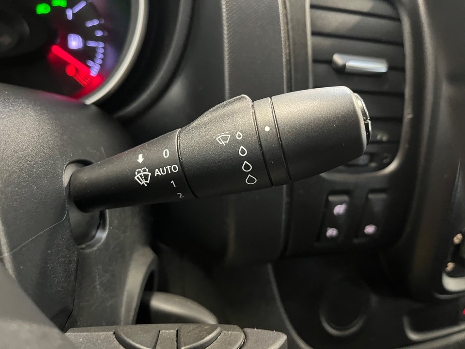 Renault Trafic T29 2,0 dCi 120 L2H1