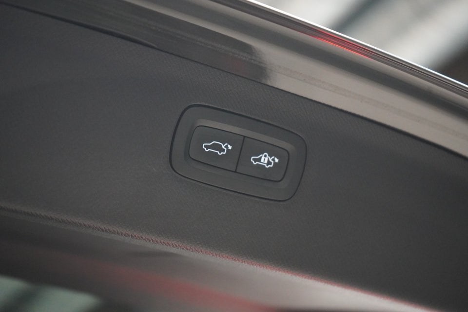 Volvo XC90 2,0 T8 ReCharge R-Design aut. AWD 7prs 5d