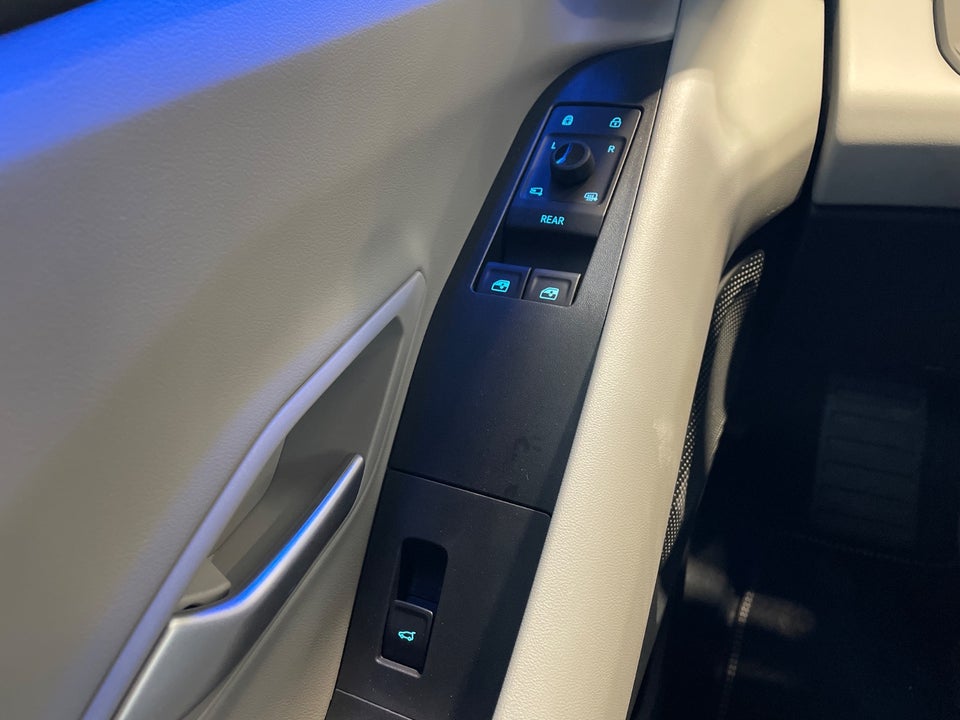 Ford Capri 82 Premium Extended Range 5d