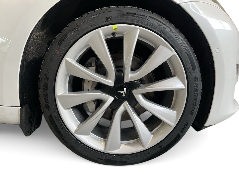 Tesla Model 3 Long Range AWD 4d