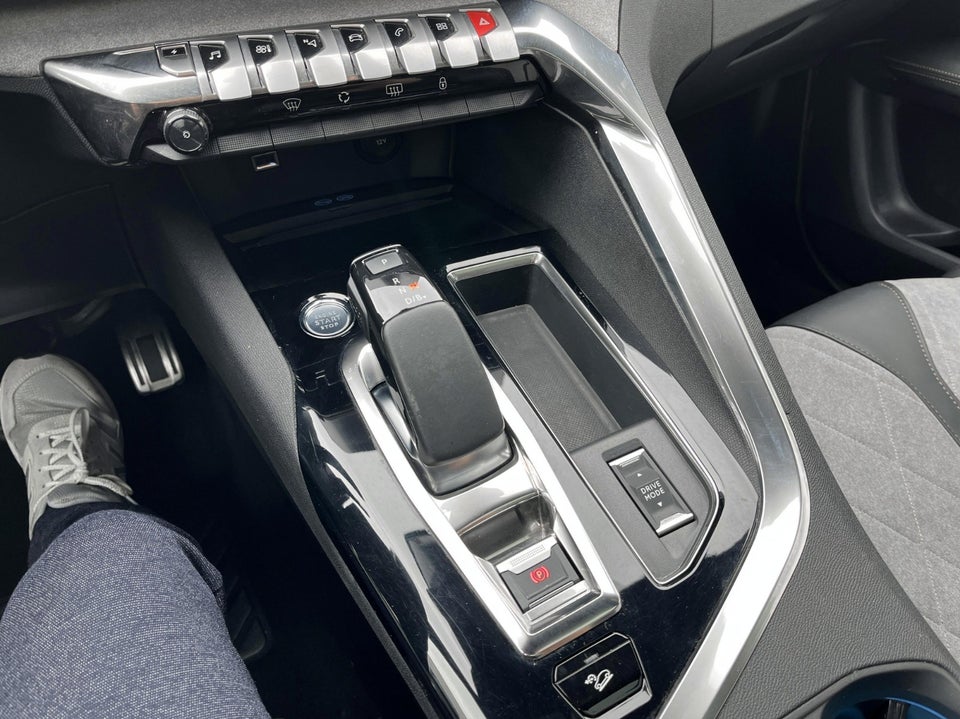 Peugeot 3008 1,6 Hybrid4 GT Premium EAT8 5d