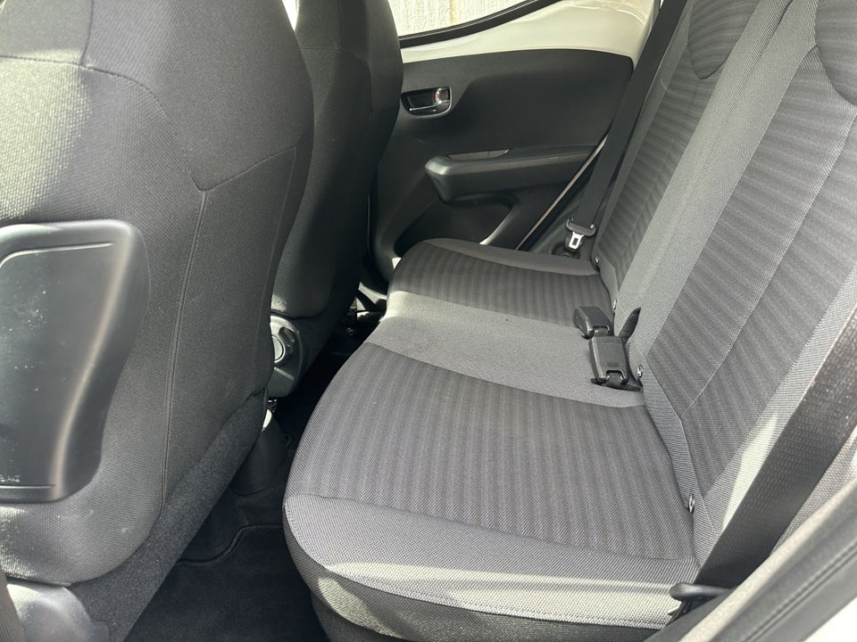 Toyota Aygo 1,0 VVT-i x-pression x-shift 5d