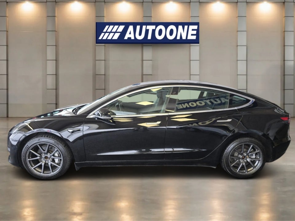 Tesla Model 3 Standard Range+ RWD 4d