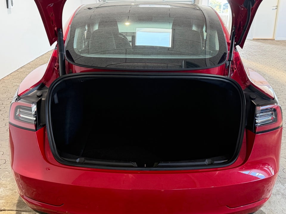 Tesla Model 3 RWD 4d