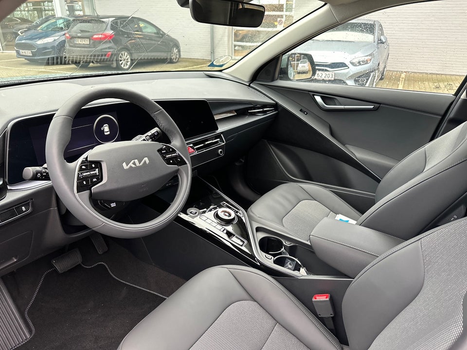 Kia Niro 64 EV Access Plus 5d