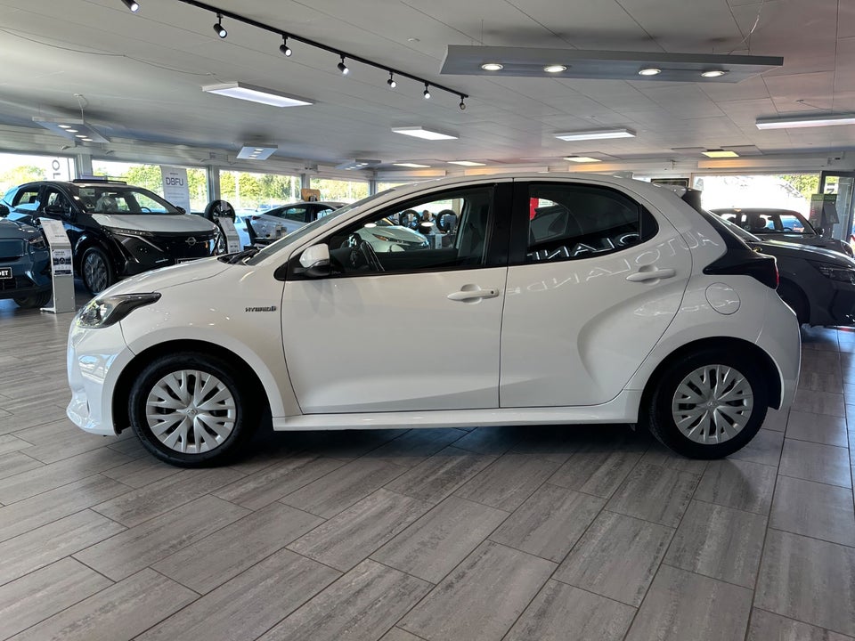 Toyota Yaris 1,5 Hybrid H1 e-CVT 5d