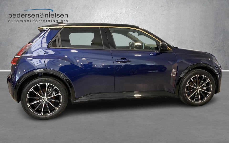 Renault 5 E-Tech 52 Iconic 5d