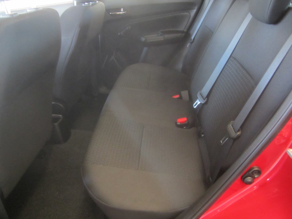 Suzuki Swift 1,2 Dualjet Club 5d