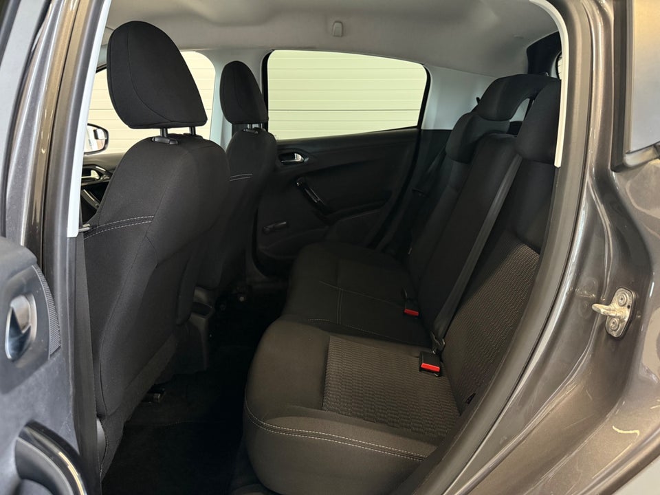 Peugeot 208 1,6 BlueHDi 100 Active 5d