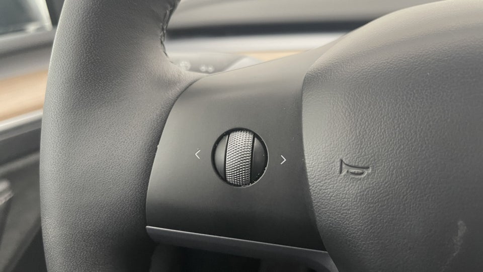 Tesla Model Y Long Range AWD 5d