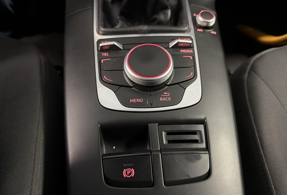 Audi A3 1,6 TDi 110 Ambition 4d