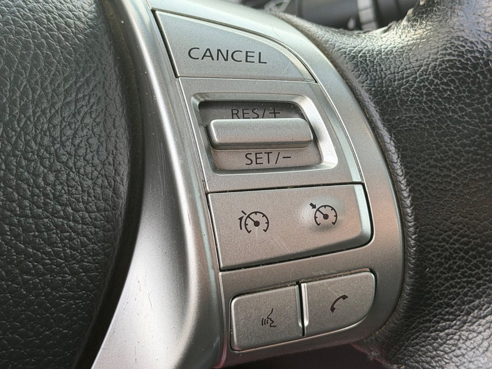 Nissan Navara 2,3 dCi 190 Db.Kab Tekna aut. 4d