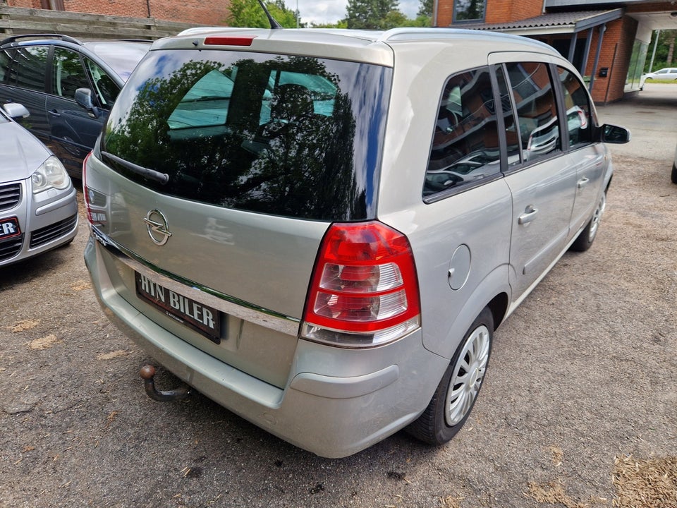 Opel Zafira 1,8 16V Limited 7prs 5d