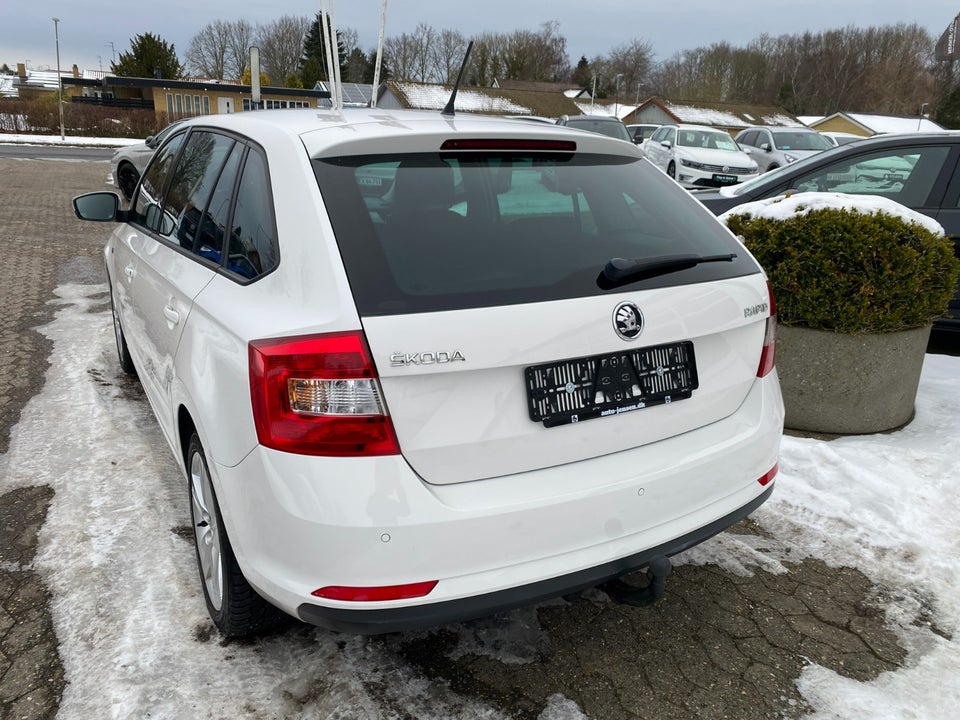 Skoda Rapid 1,6 TDi 105 Ambition Spaceback 5d